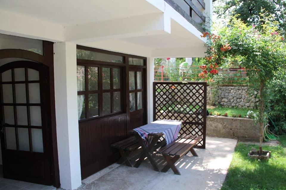 Apartman Nesa Boracko Jezero Konjic Exterior foto